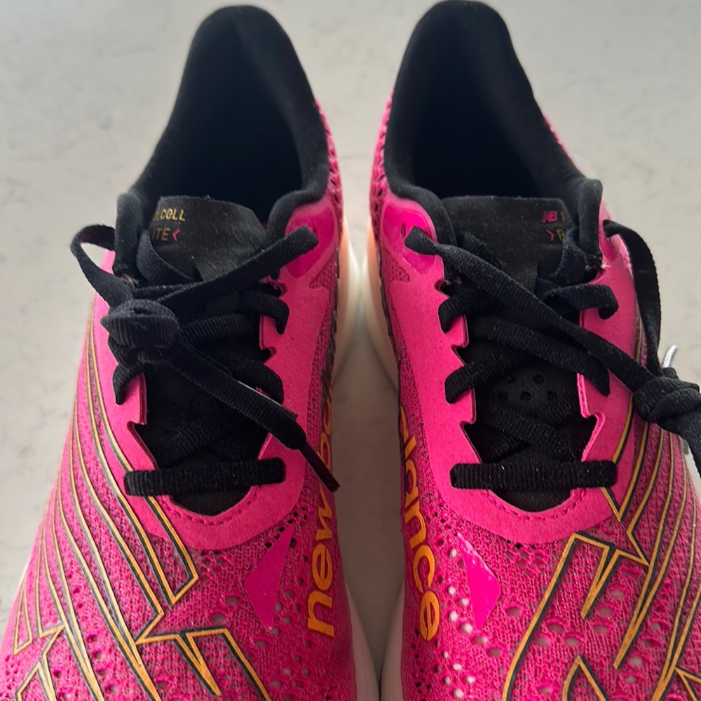 New Balance Fuel Cell RC Elite V2